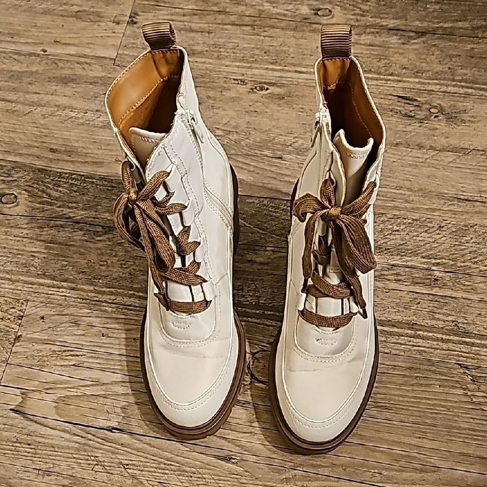 Universal Thread White Lace-Up Combat Boots